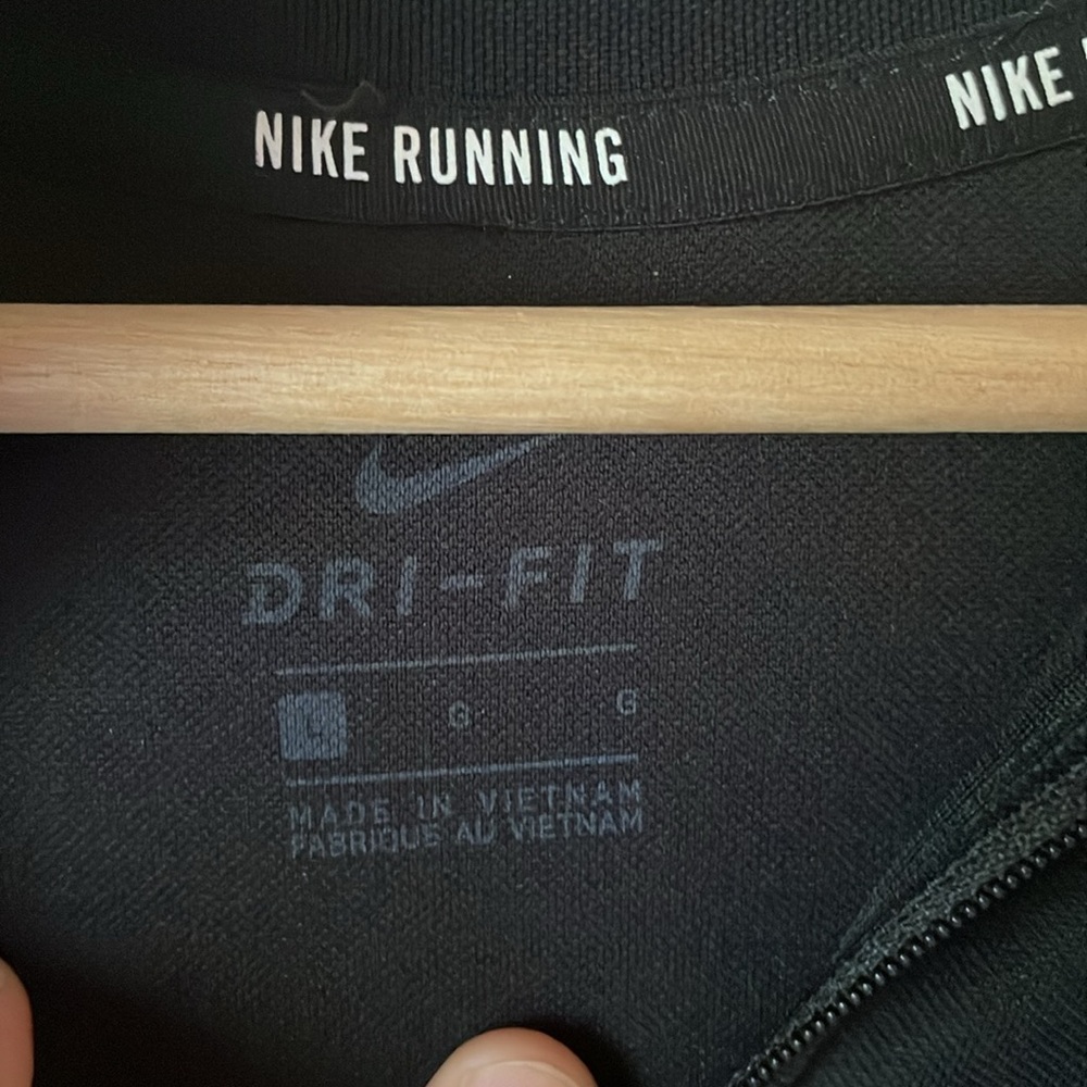 Nike L - Picture 3 of 3